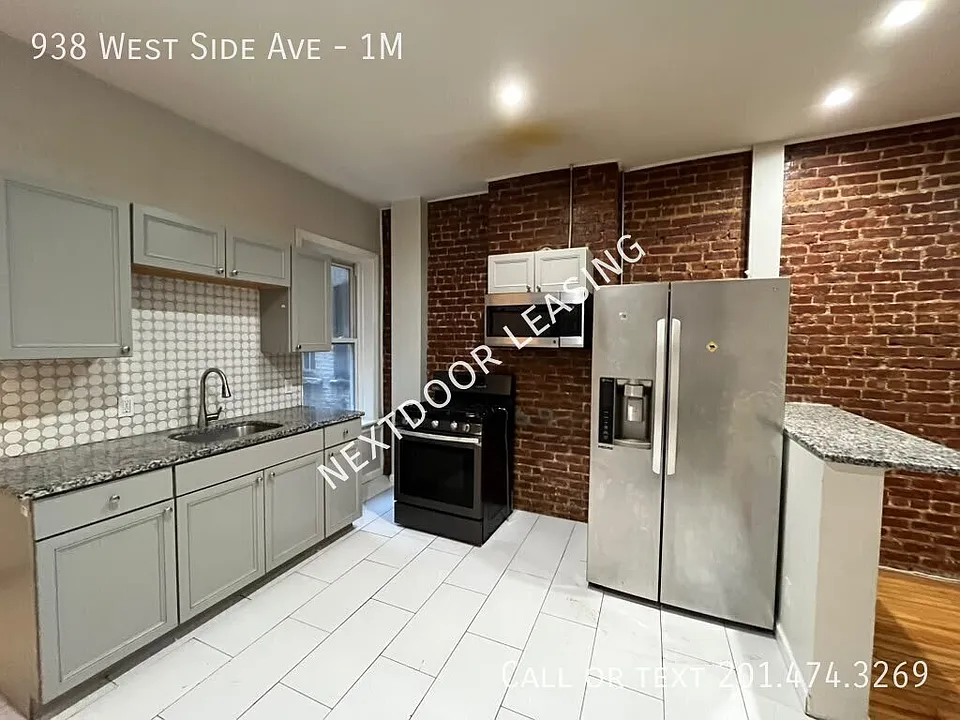 938 W Side Ave #1M