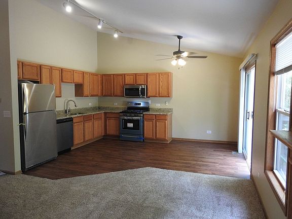 3rd image of 1501 Golden Oak Dr