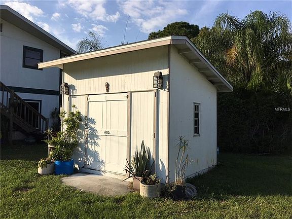 5th image of 1780 Poinsettia Ave