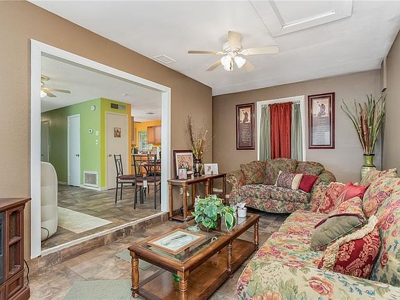 3rd image of 814 Longview Ave