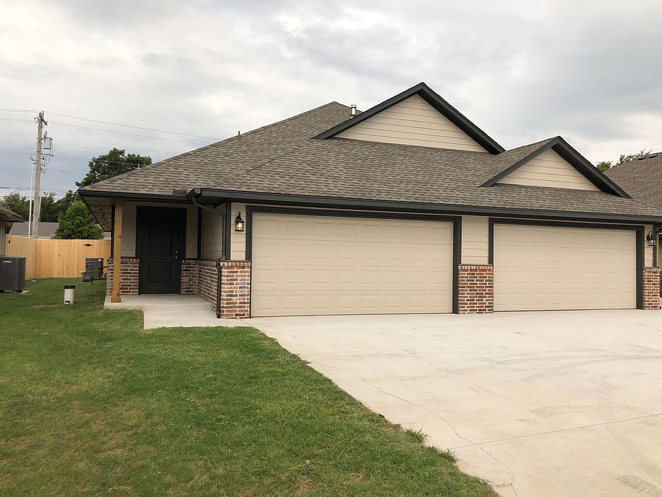 1st image of 5215 Oakwood Villas Ct