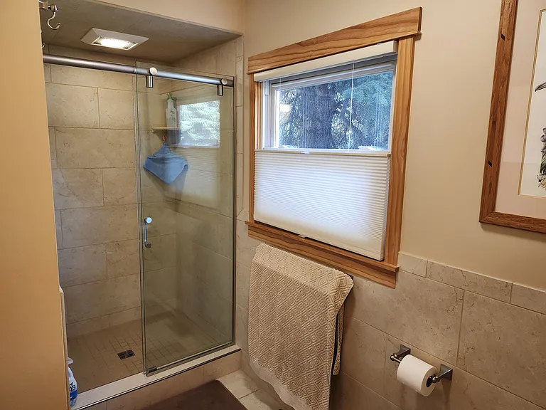 2415 Woodland Ave — Photo 7