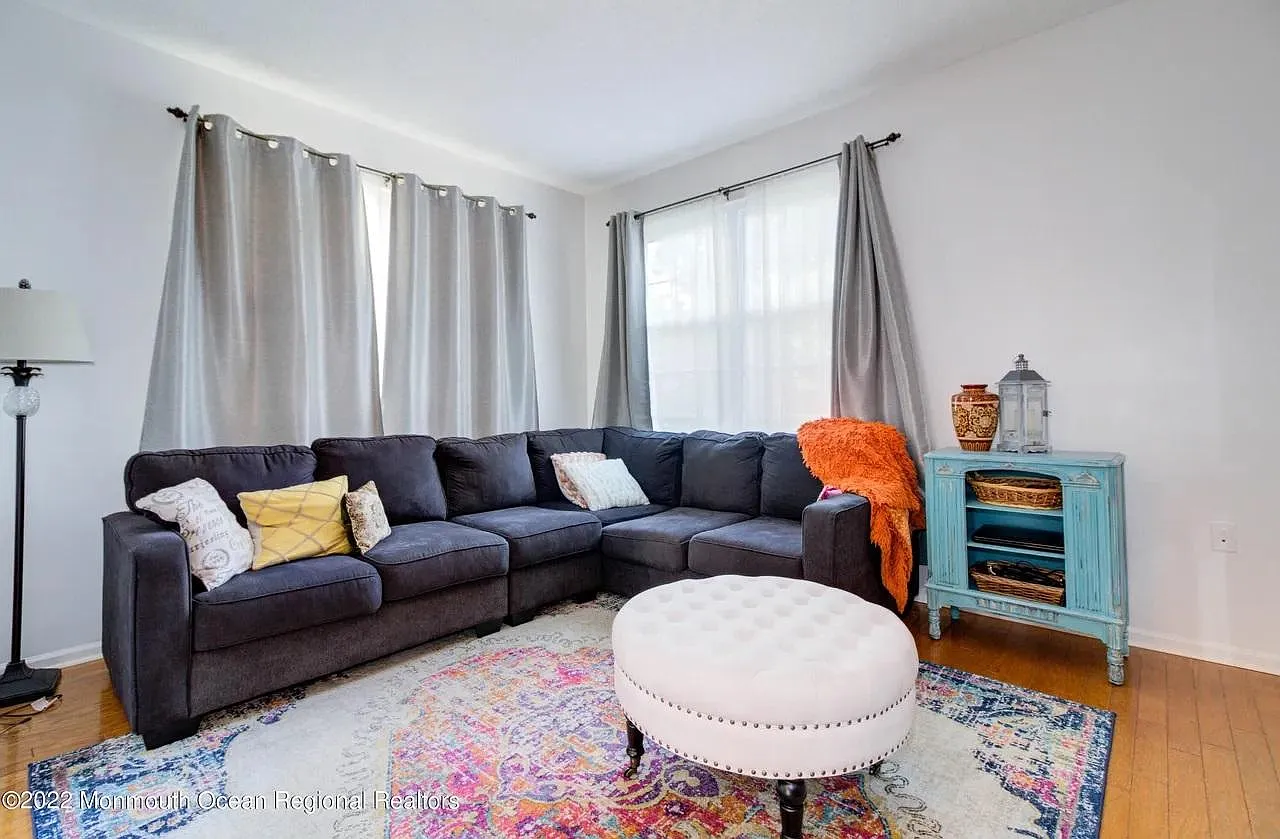 3 bed, 3.5 bath, 1967 sqft, $4,100 — Photo 4