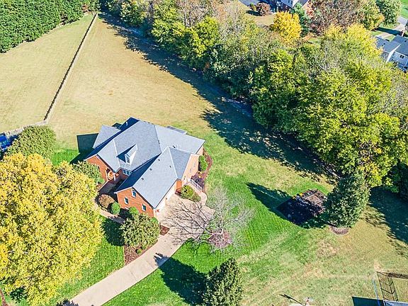 3rd image of 7229 Pointe Pl