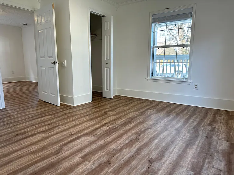 2411 Alameda St — Photo 16