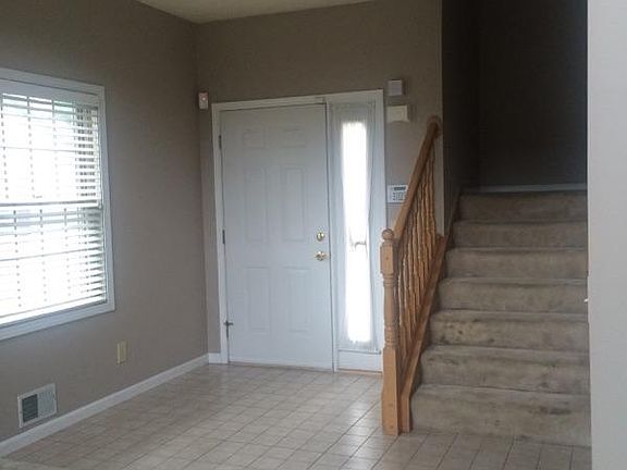 5th image of 167 Stratford Ln #1
