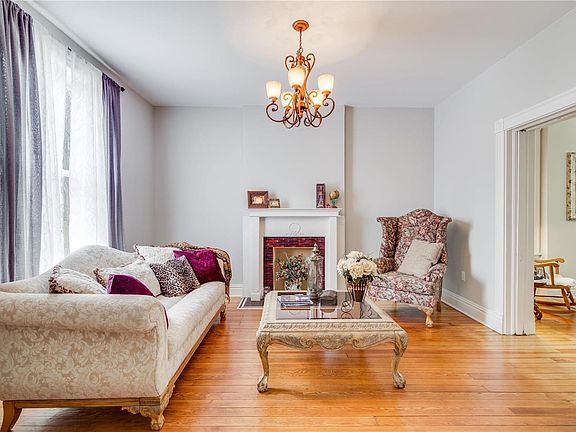 4th image of 3419 Giles Ave