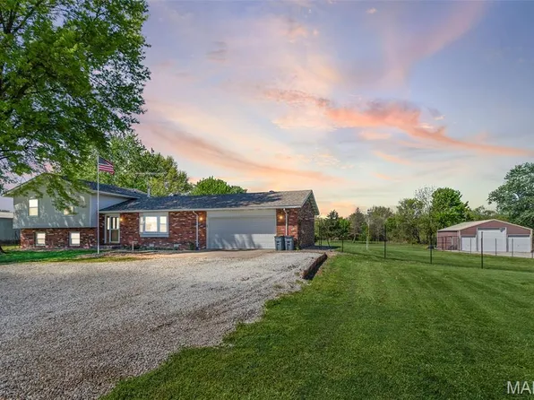 1204 Cemetery Rd, Jerseyville, IL 62052