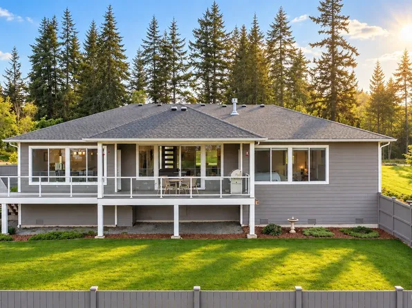 1409 Village Heights Place, Camano Island, WA 98282