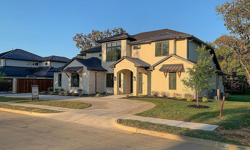 1st image of 4828 Carmel Pl