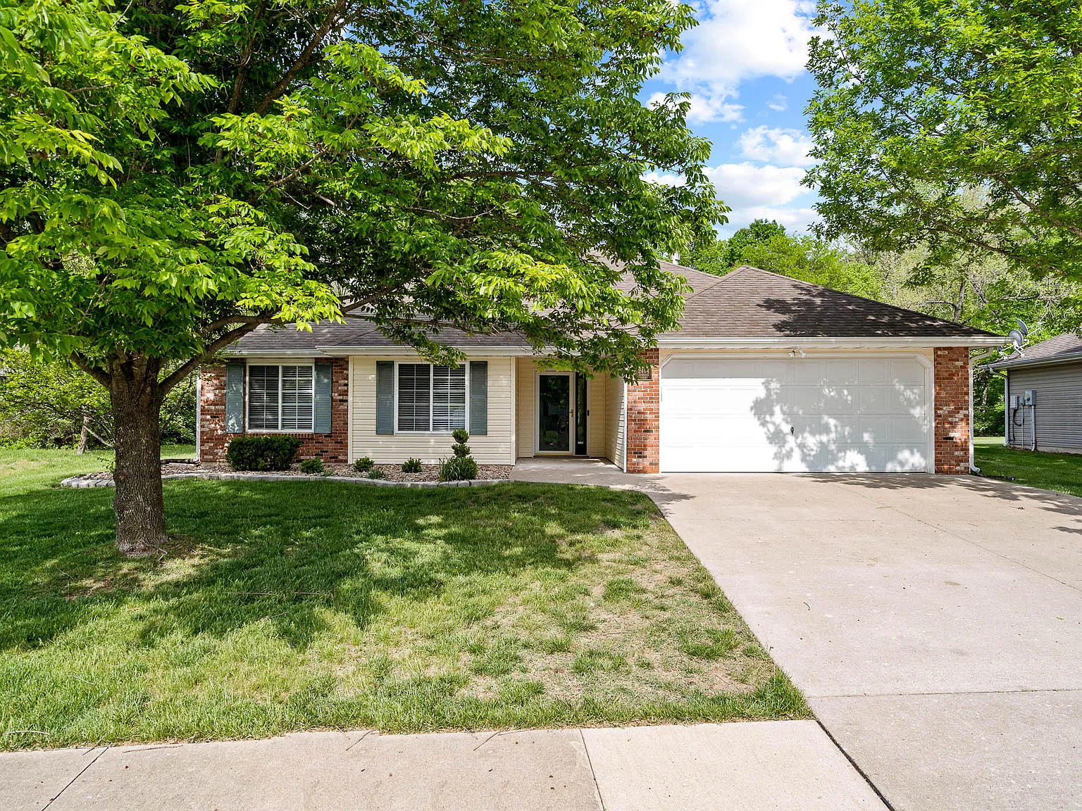 3 bed, 2.0 bath, 1531 sqft, $2,400 — Photo 1