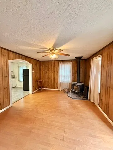 3 bed, 1200 sqft, $1,450 — Photo 2