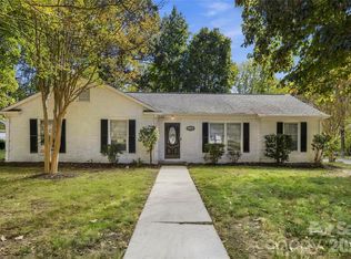 6500 Woodfield Dr, Charlotte, NC 28215