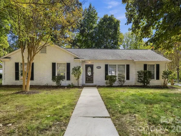 6500 Woodfield Dr, Charlotte, NC 28215