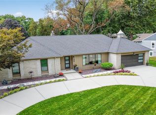 8144 Rosewood Dr, Prairie Village, KS 66208