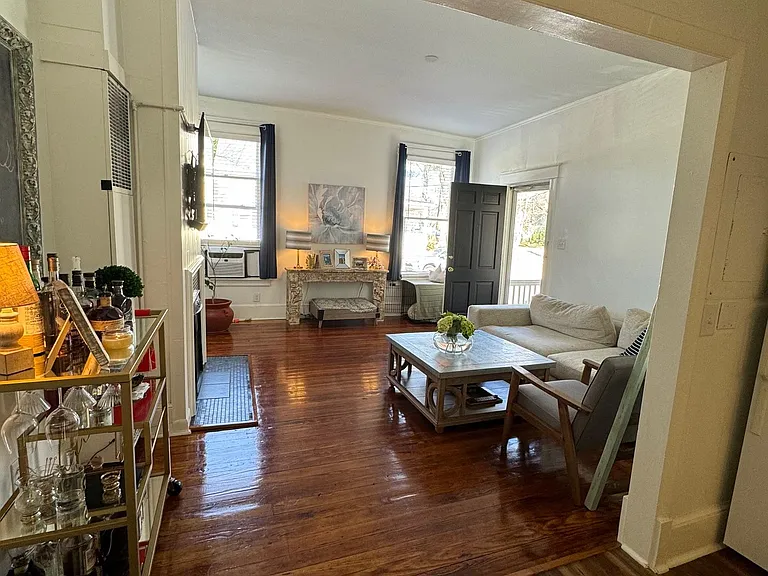 402 Cutler St — Photo 6