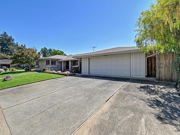 5th image of 975 Sand Bar Cir