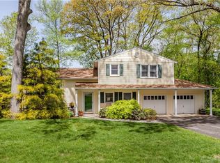 18 Trailside Dr, Norwalk, CT 06851