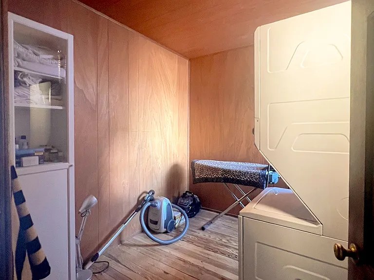 2nd floor - laundry room/mixed-use room