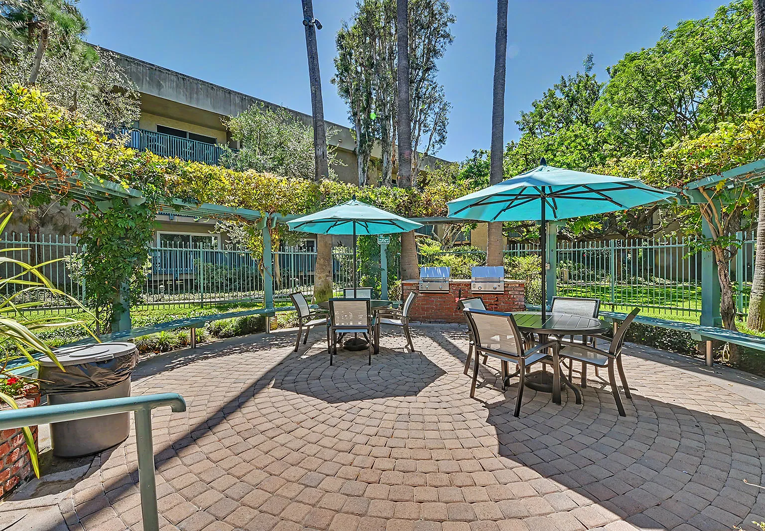 448 N Bellflower Blvd — Photo 2