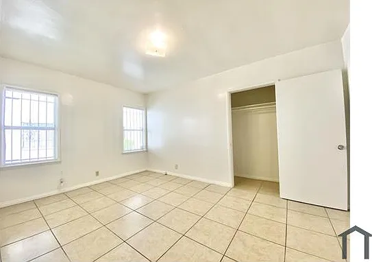 2822 W Vernon Ave — Photo 8