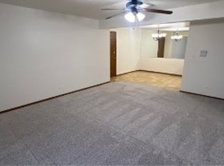 750 N Pioneer Rd #10457568, Waukegan, IL 60085