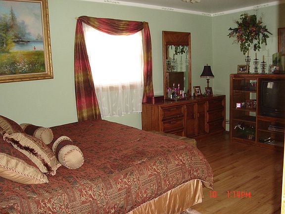5th image of 561 Elsie Dr