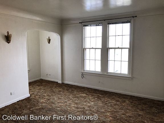 3rd image of 387 Catherine St APT D