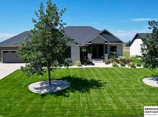 6752 56th Avenue Pl, Columbus, NE 68601