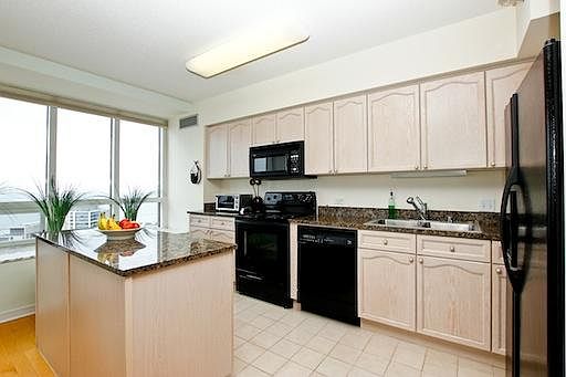 4th image of 512 N McClurg Ct APT 5301