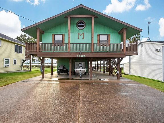 3rd image of 1062 W Bayshore Dr