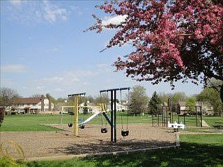 5th image of 42122 Roscommon Dr #281