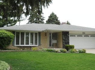 1816 E Aztec Ln, Mount Prospect, IL 60056