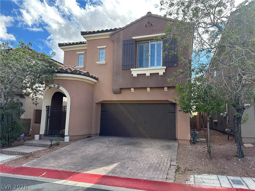 3 bed, 2.5 bath, 1749 sqft, $2,500 — Photo 2