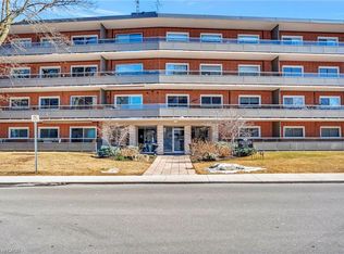 11 Woodman Dr S #307, Hamilton, ON L8K 4E3