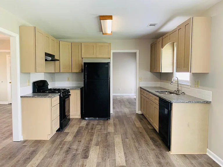 61 Garden Hills Dr — Photo 8