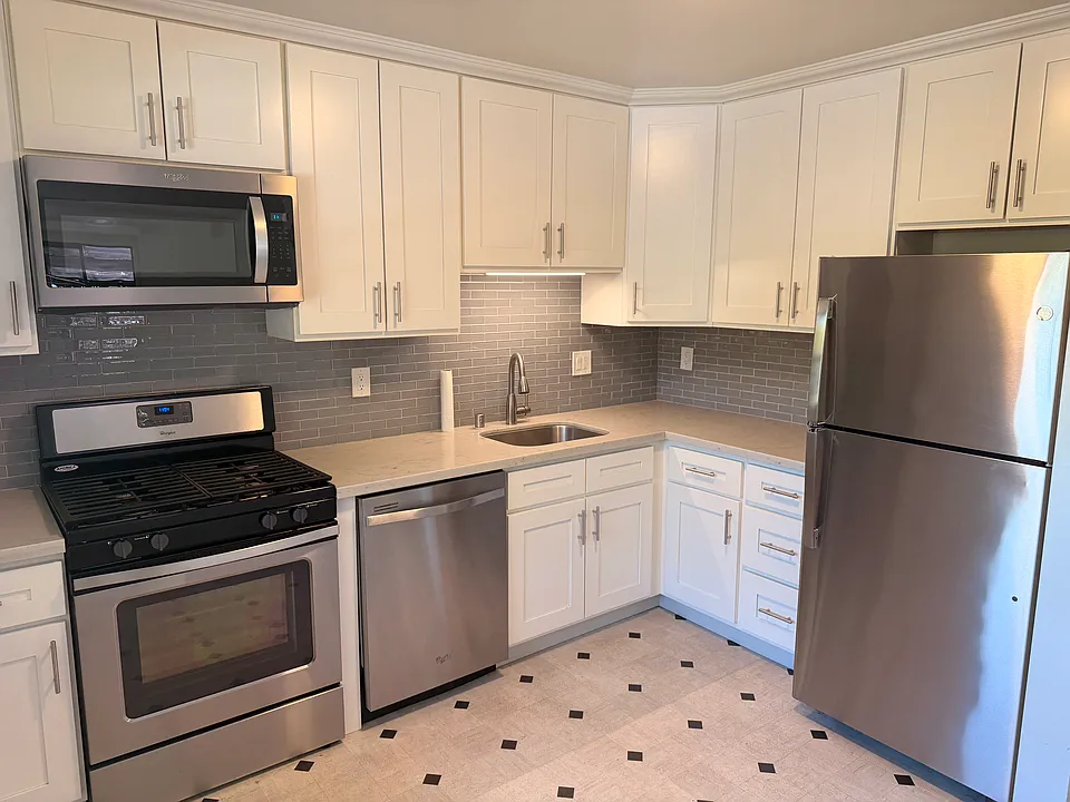7 Cordone Dr #7