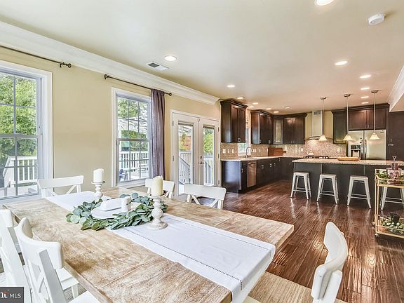4th image of 3047 Westfall Pl