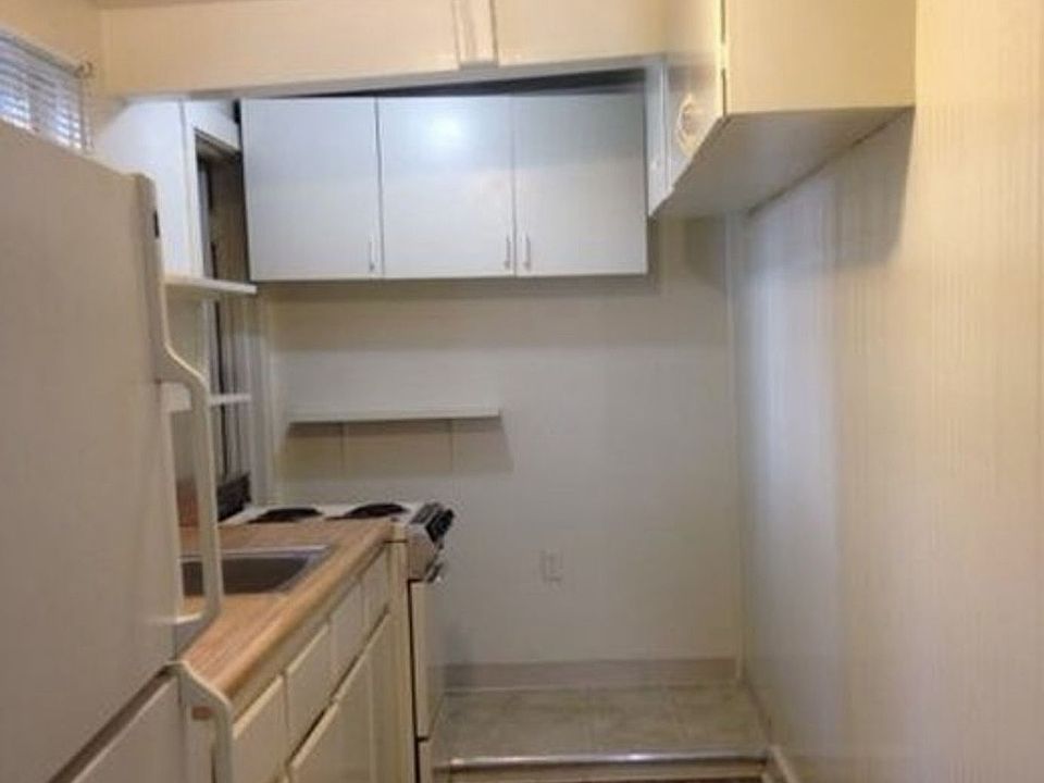 1st image of 911 26th St #1B-1BA-650SQFT