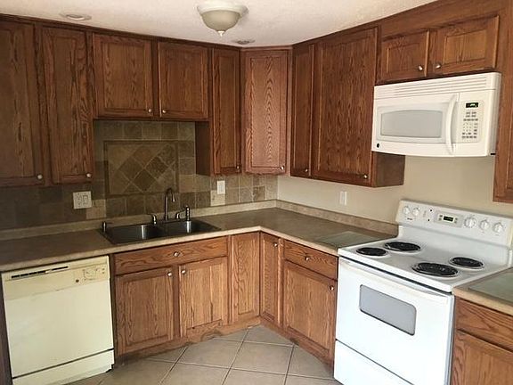 2nd image of 604 Georgetown C Dr