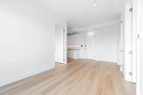 Rented by Key City Capital Inc | media 35