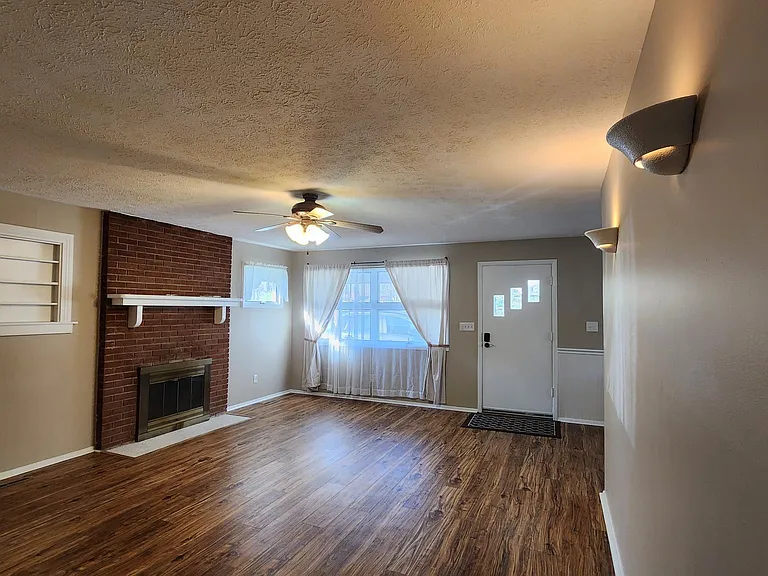 8706 Rosebud Dr — Photo 15