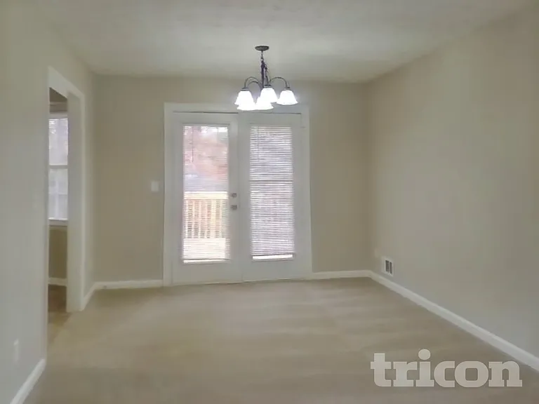 3746 Windy Hill Dr SE — Photo 4