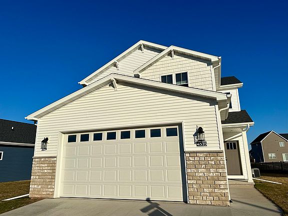 2nd image of 4535 N Cherryvale Ave
