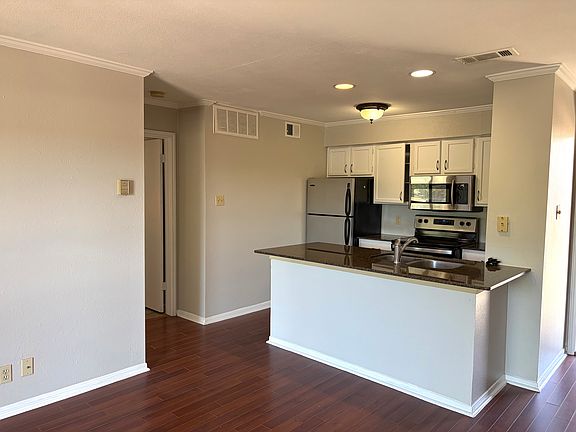 4th image of 8888 Tallwood Dr #1201