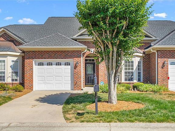 3rd image of 304 Cat Tail Ln