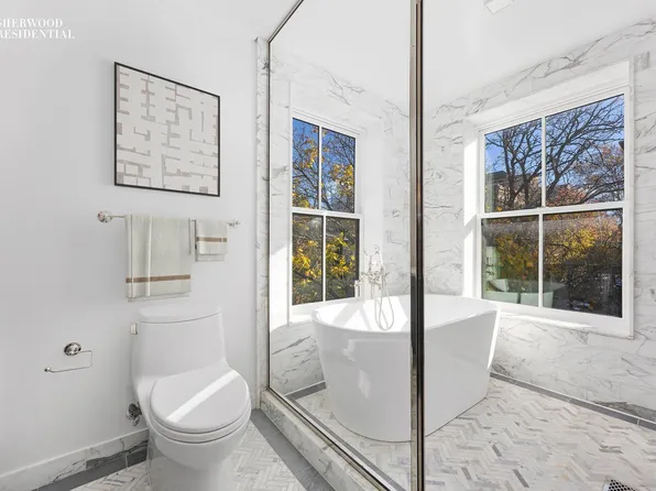 118 Lafayette Avenue image 8 of 14