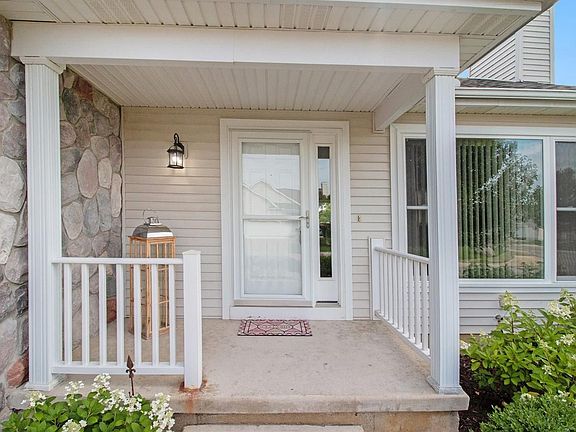 2nd image of 3937 Fox Glen Dr