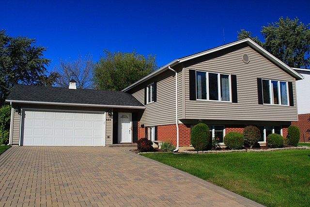 1st image of 608 W Brittany Dr