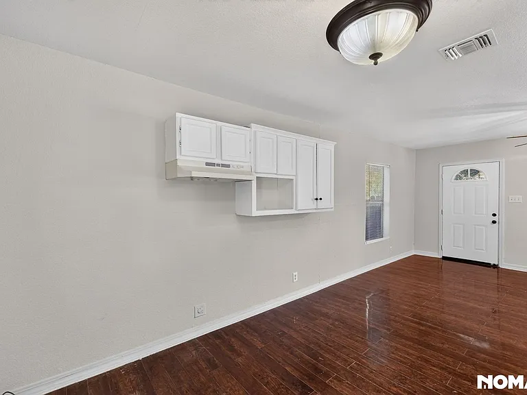 1534 Mardell St — Photo 6